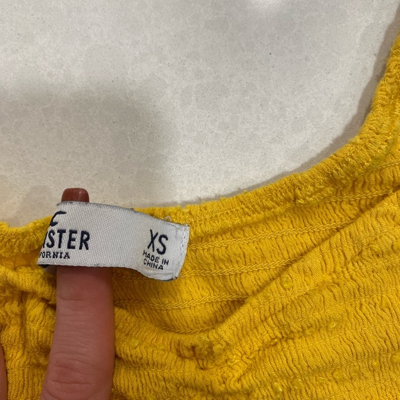 XS top from hollister - Picture 3 of 3